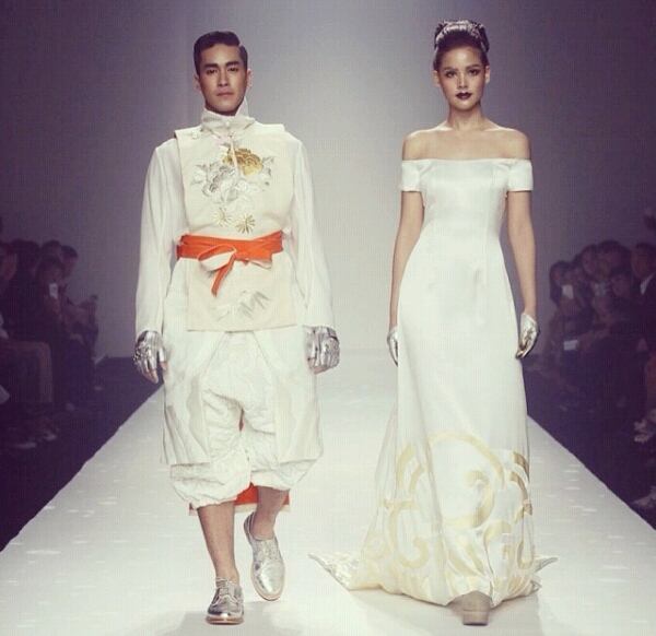 คู่ฮ๊อตแห่งปี ณเดช ญาญ่า ในงาน แฟชั่นโชว์สุดยิ่งใหญ่
