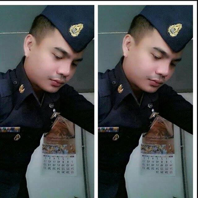 ถูกใจผู้ชายในเครื่องแบบ