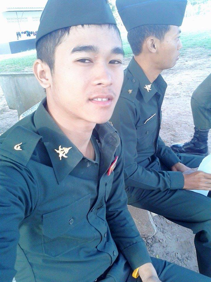 ถูกใจผู้ชายในเครื่องแบบ