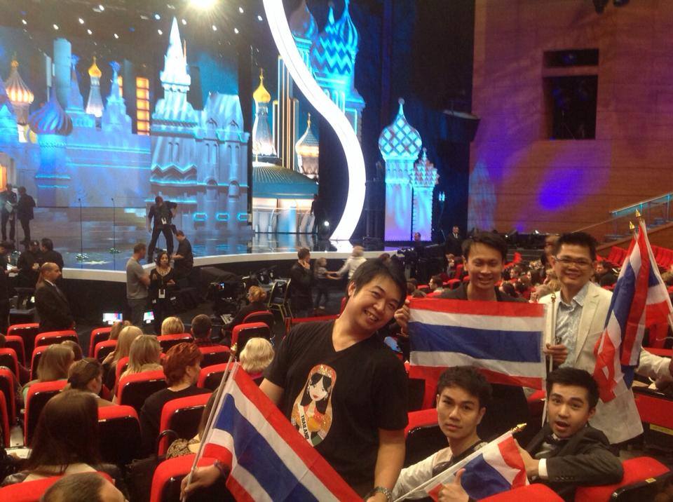 บรรยากาศแฟนคลับ ล่าสุด ภายในงาน MU 2013