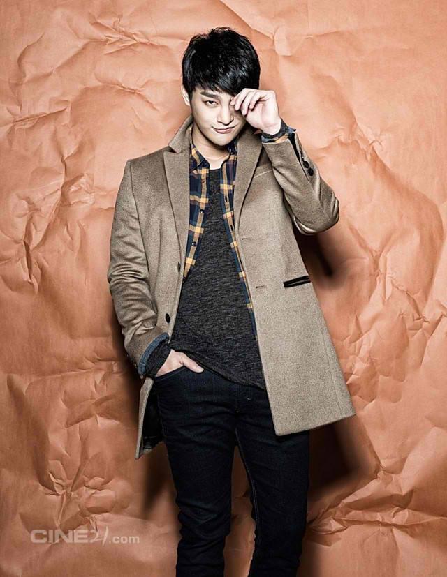 Seo In Guk @ Cine21 Magazine no.926 October 2013