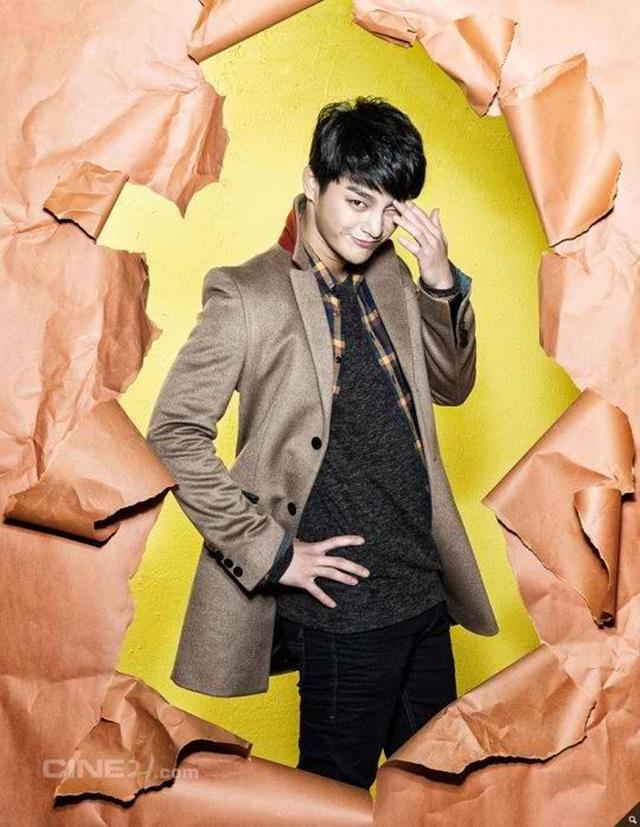 Seo In Guk @ Cine21 Magazine no.926 October 2013
