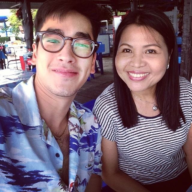 อัพเดท ณเดชน์ ซุปตาร์ลูกอีสานสุดหล่อจากigแม่แก้ว : @keaw_jung หล่อทะเล้น แถมยังติดดินสุดๆ ^..22..^