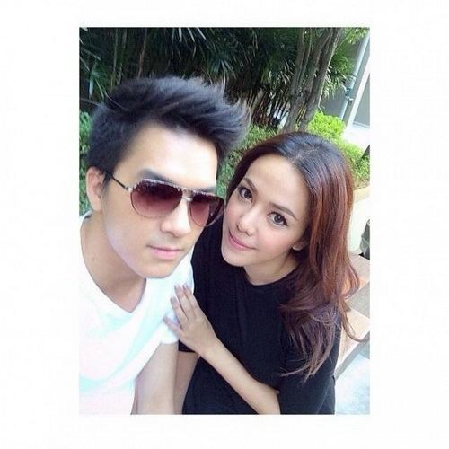 เซอร์ไพรส์! "แบงค์ แบล็ควานิลา" คุกเข่าขอลูกสาว "น้าค่อม" แต่งงาน