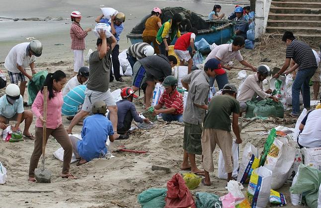 &ldquo;พายุไต้ฝุ่นไห่เยี่ยน&rdquo; ถล่ม &ldquo;ฟิลิปปินส์&rdquo; ตายอย่างน้อย 10,000 ราย