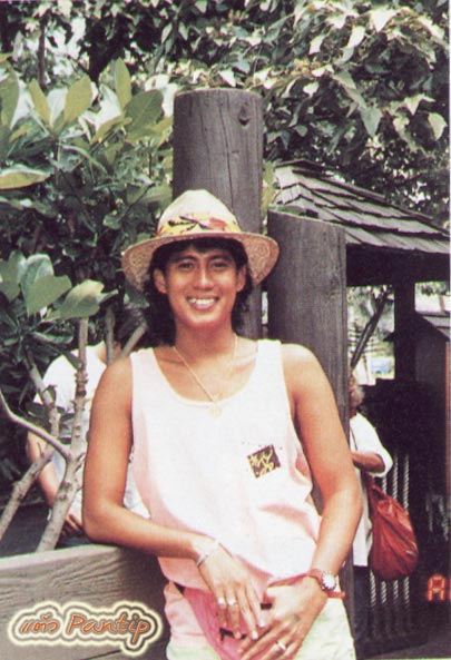 เอาภาพหาดูยากของ พี่เบิร์ด ธงไชย มาฝาก ใครเคยเห็น พี่เบิร์ดถอดเสื้อบ้าง เชิญชม