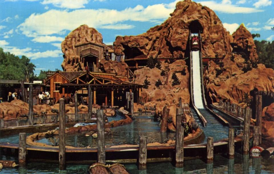 Log Flume ล่องแก่งผจญภัย