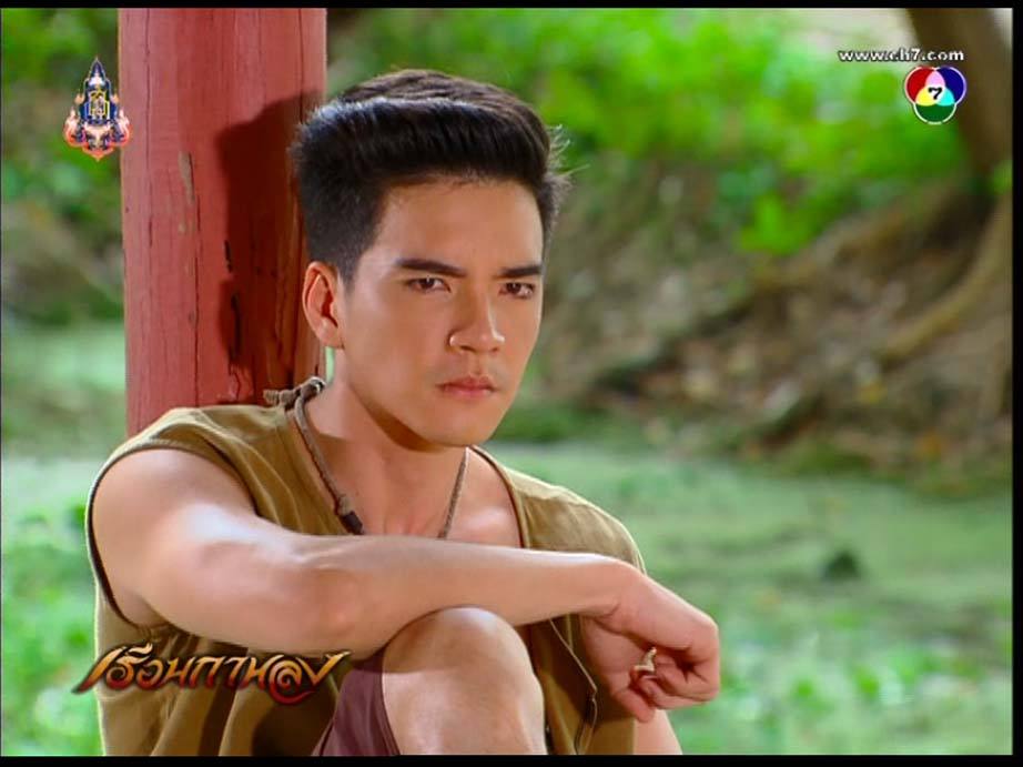 กล้ามขาวๆ (นิว วงศกร) ในเรือนกาหลง