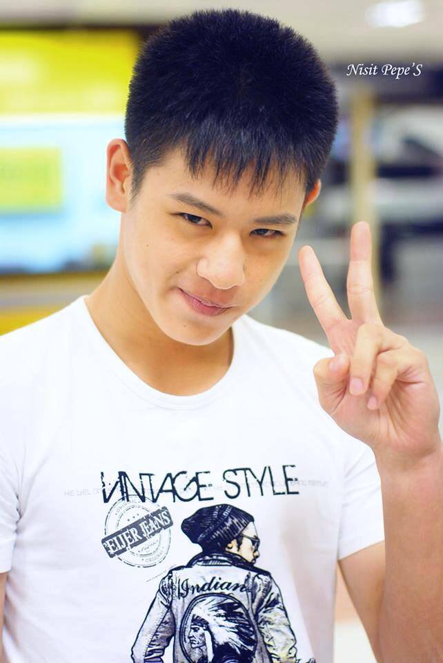 หนุ่มปลื้ม