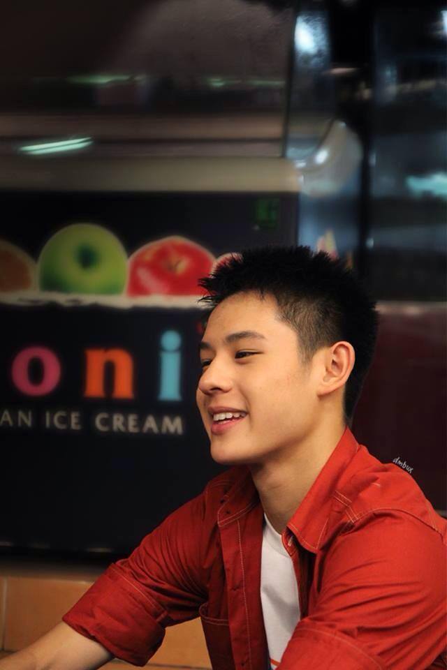 หนุ่มปลื้ม