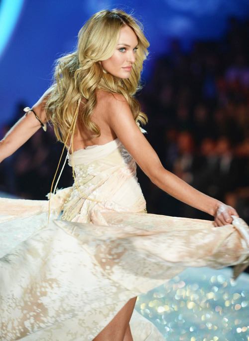 candice swanepoel  on VSFS runway 2013