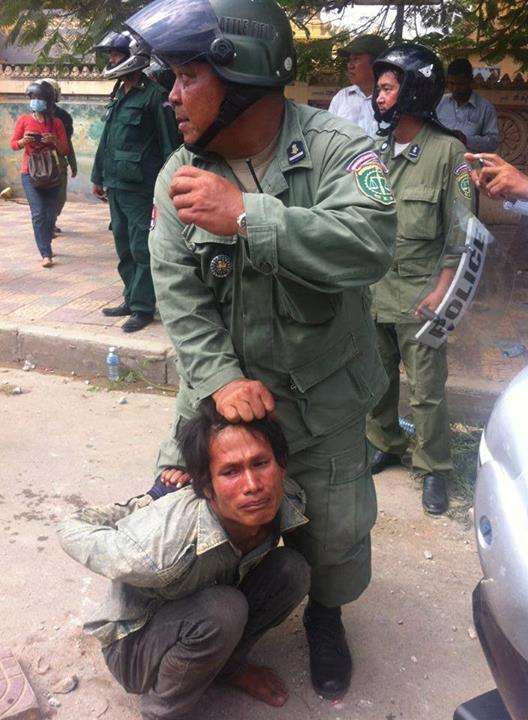 การจลาจลในเขมรและความโหดร้ายของเจ้าหน้าที่รัฐ