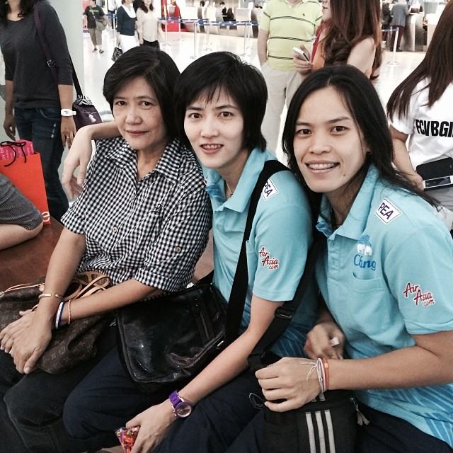 หน่อง ปลื้มจิตร์ ถินขาว นักตบลูกยางสาว ที่ฮอทและดังที่สุด ณ พ.ศ. นี้ !!!