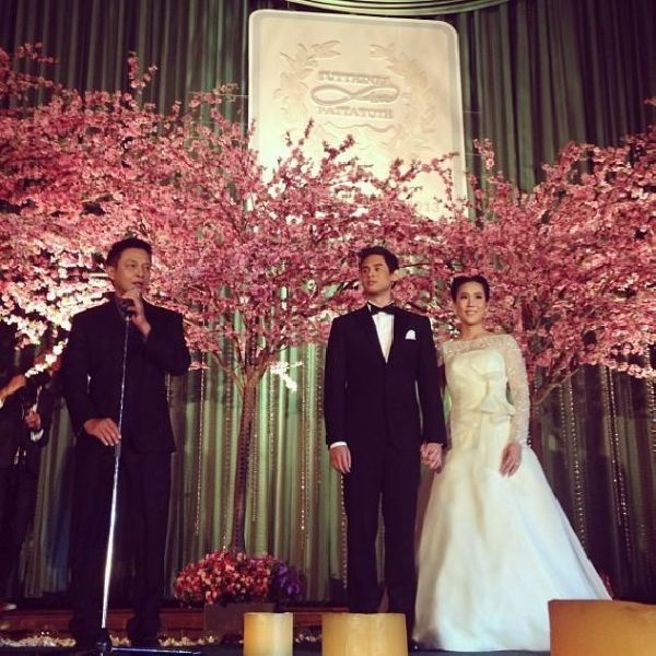 "ต๋อย ไตรภพ" หน้าบาน คนดังแห่ร่วมงานแต่ง ลูกชายหัวแก้วหัวแหวน!!!