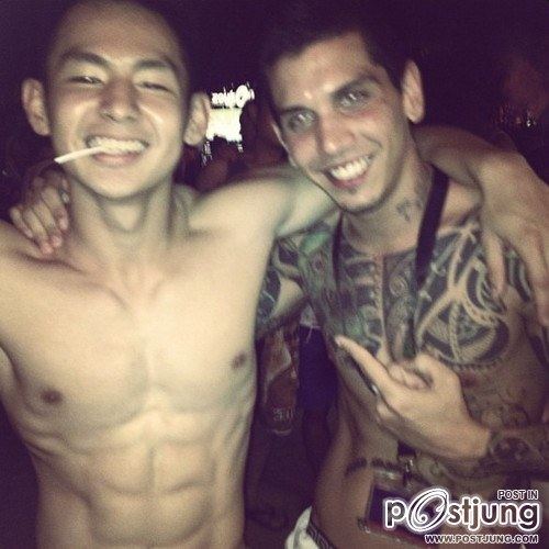 ถอดโชว์เรือนร่าง 384