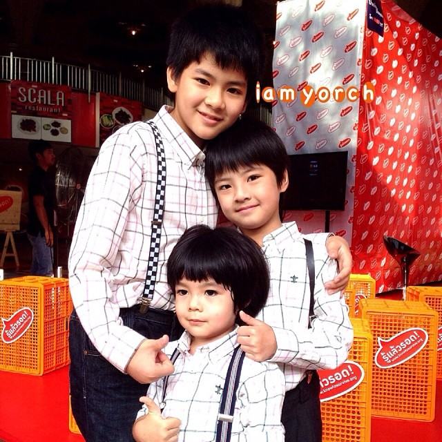จัดแน่น จัดเต็มแบบจุใจ กับภาพน่ารักๆรวมวันเฉลิมทั้ง 3 รุ่น ยอร์ช แม็ค เมลิค เข้ามาดูกันโลดจ้า!!!