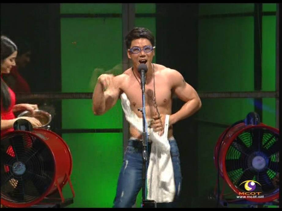 ( กำปั้น บาซู )ในรายการ คิลเลอร์ คาราโอเกะ. เละ .