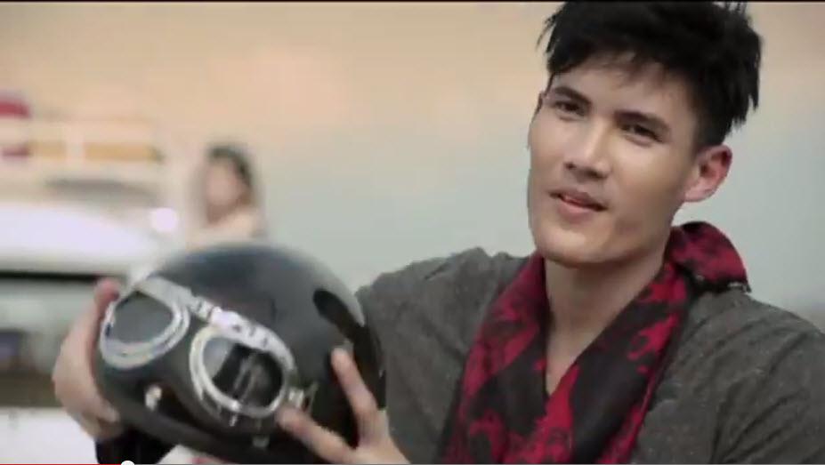 หนุ่มในโฆษณานี้โคตรหล่อ