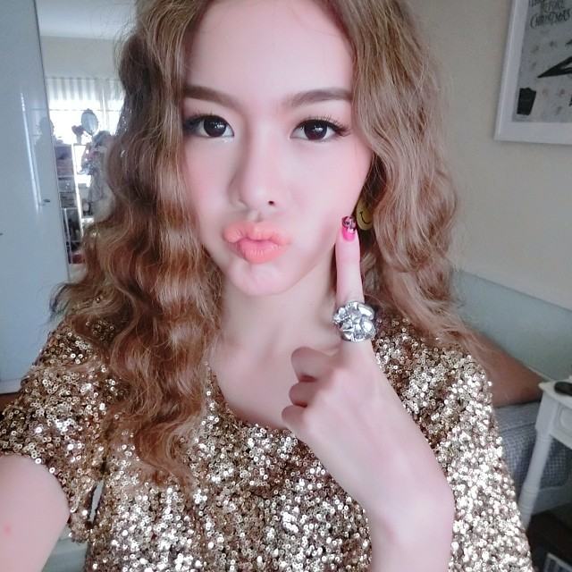 ไอซ์ ปรีชญา  ขาว หุ่นดี