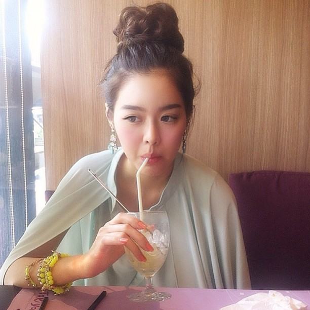 ไอซ์ ปรีชญา  ขาว หุ่นดี
