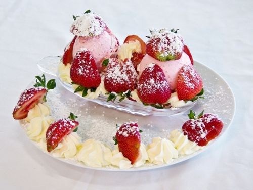 ไอศครีมสตรอเบอรี่แสนหวาน