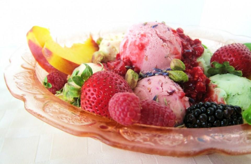 ไอศครีมสตรอเบอรี่แสนหวาน
