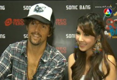 เบเบ้ ช่อง7 สัมภาษณ์  jason mraz นักร้องดังระดับโลก