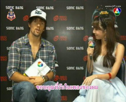 เบเบ้ ช่อง7 สัมภาษณ์  jason mraz นักร้องดังระดับโลก