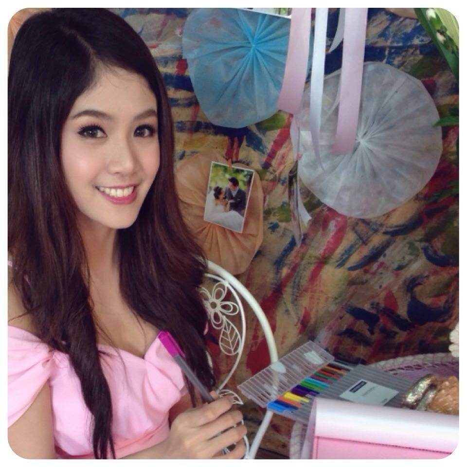 ตัวเล็ก ชนากานต์ นางแบบต่างประเทศ สาวสวยยิ่งโตยิ่งสวย (ชอบเป็นการส่วนตัว)