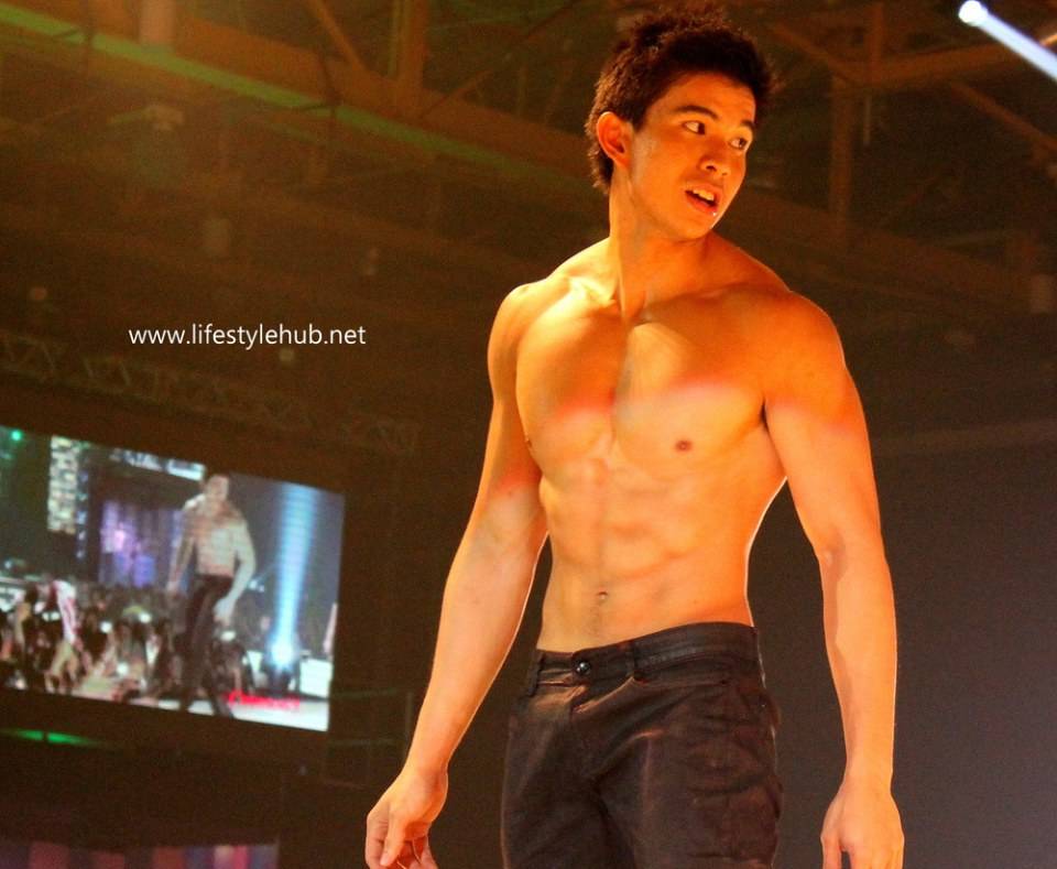 รวมหนุ่มๆ เปลือย (อก) ค่ะ