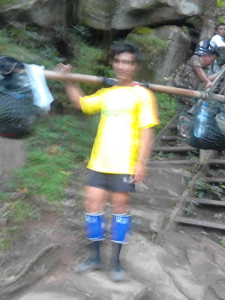 ลูกหาบชาย ที่อุทยานแห่งชาติภูกระดึง