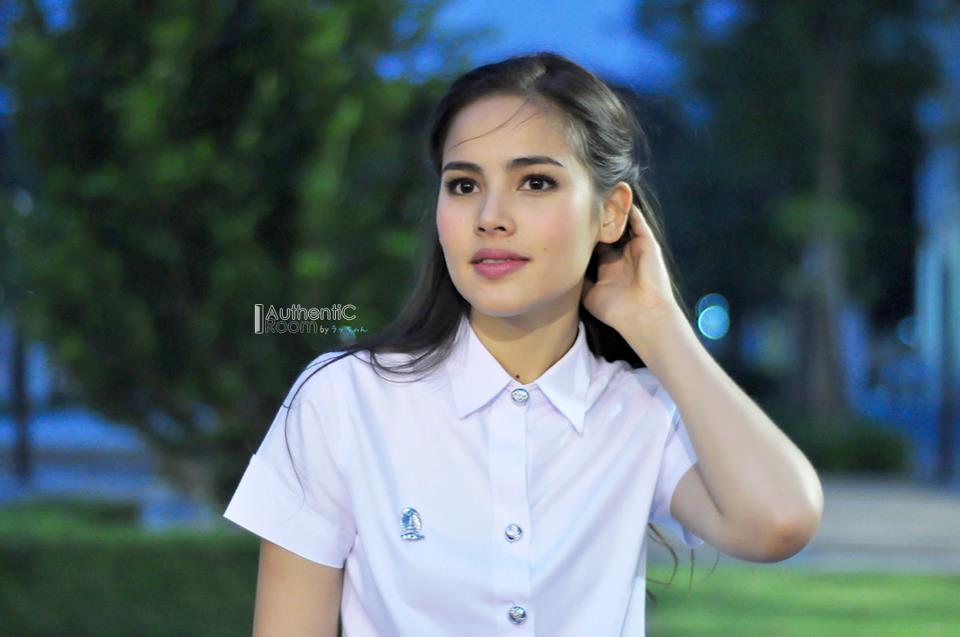 ญาญ่า อุรัสยา ดาวรุ่งหญิงเพียงคนเดียวที่ได้เรียนคณะอักษร จุฬาภาคอินเตอร์มหาวิทยาลัยที่ดีที่สุดของไทย