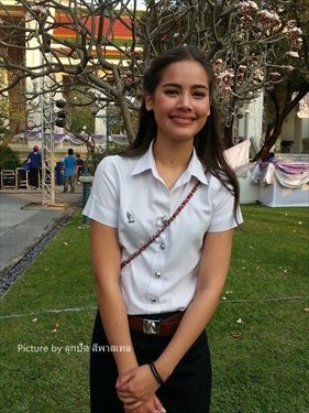 ญาญ่า อุรัสยา ดาวรุ่งหญิงเพียงคนเดียวที่ได้เรียนคณะอักษร จุฬาภาคอินเตอร์มหาวิทยาลัยที่ดีที่สุดของไทย