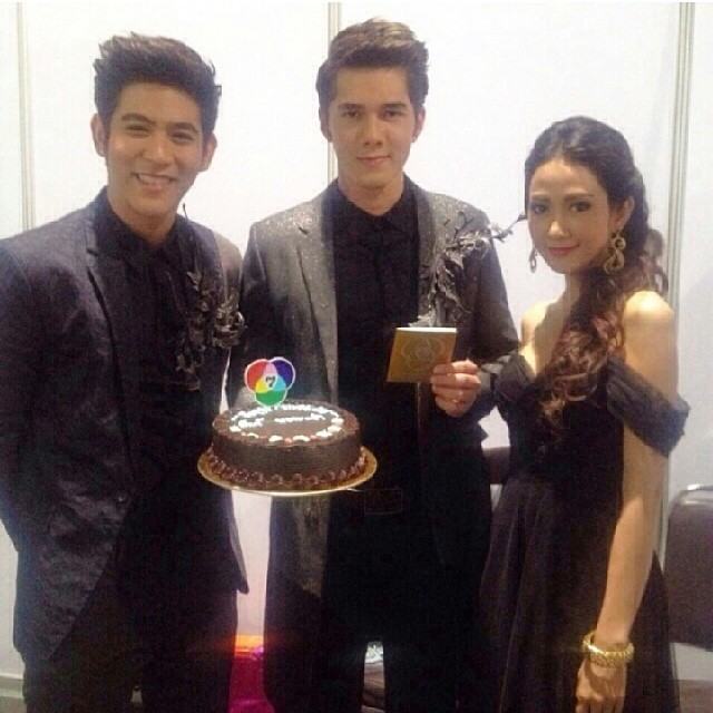 มิกค์ ทำซะพอร์ชเขินเลยอ่ะ .