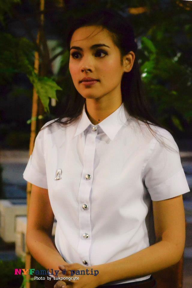 ญาญ่า อุรัสยา กำลังศึกษาอยู่คณะอักษรศาสตร์ภาคอินเตอร์ จุฬาลงกรณ์มหาวิทยาลัย มหาลัยอันดับหนึ่งของไทย
