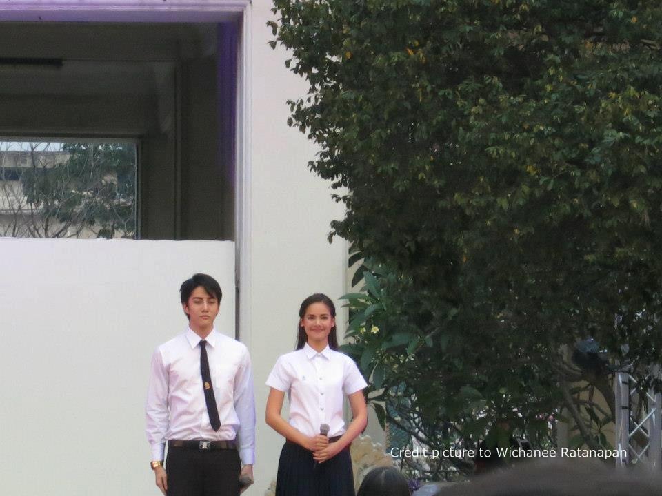 ญาญ่า อุรัสยา กำลังศึกษาอยู่คณะอักษรศาสตร์ภาคอินเตอร์ จุฬาลงกรณ์มหาวิทยาลัย มหาลัยอันดับหนึ่งของไทย