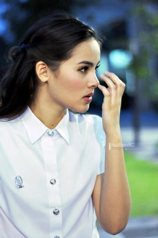 ญาญ่า อุรัสยา กำลังศึกษาอยู่คณะอักษรศาสตร์ภาคอินเตอร์ จุฬาลงกรณ์มหาวิทยาลัย มหาลัยอันดับหนึ่งของไทย