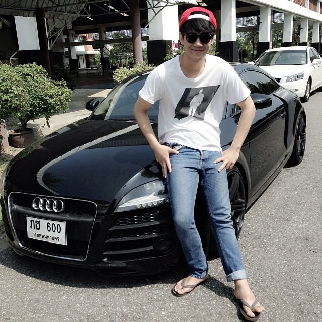 Nikky- เป้าฟู อกแน่น อุต๊ะ