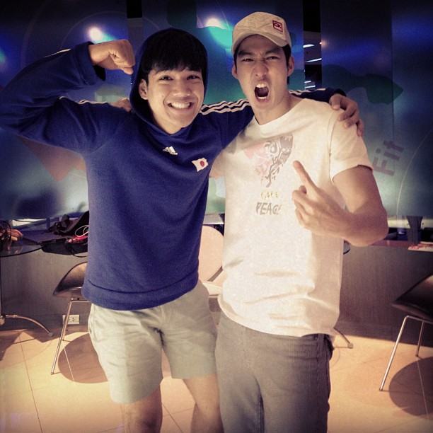 Nikky- เป้าฟู อกแน่น อุต๊ะ