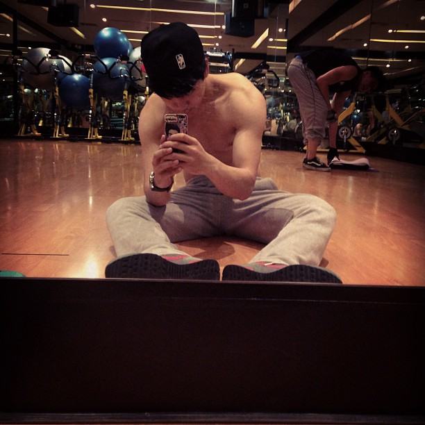 Nikky- เป้าฟู อกแน่น อุต๊ะ