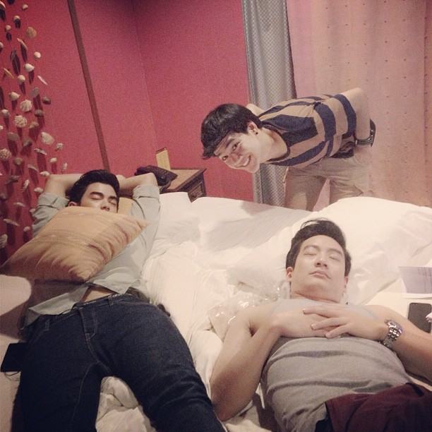 Nikky- เป้าฟู อกแน่น อุต๊ะ