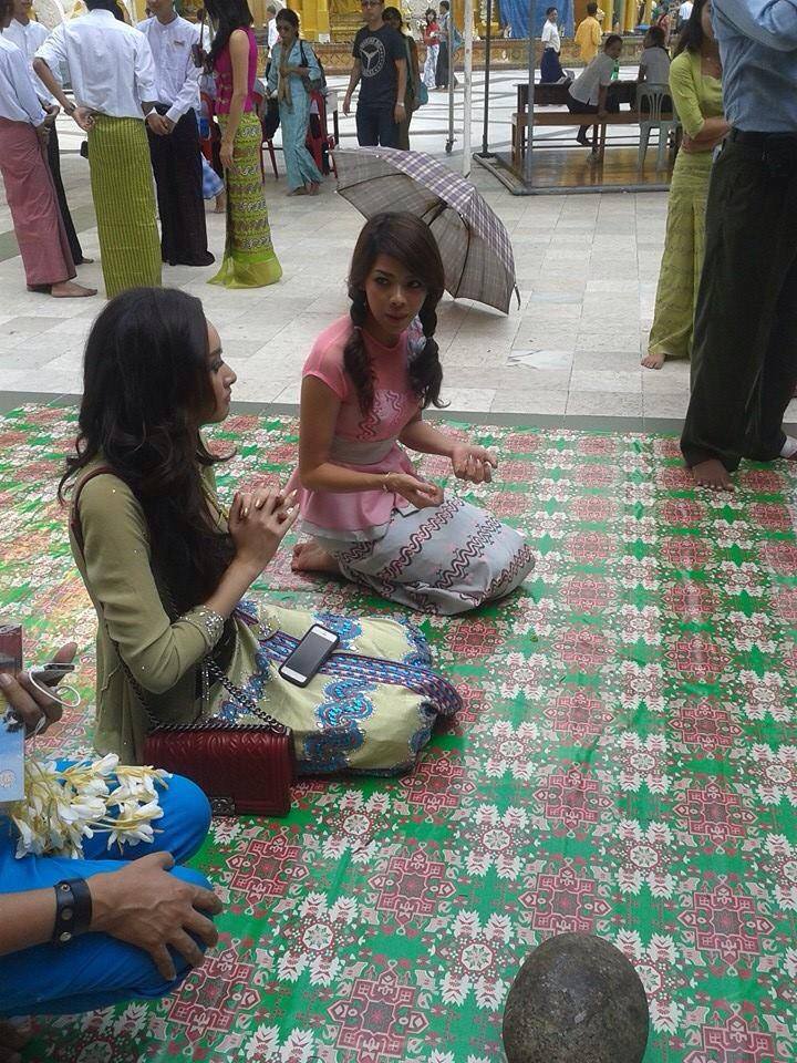 Miss Grand International 2013 and Miss Grand Myanmar 2013 Visit Shwedagon Pagoda in Myanmar