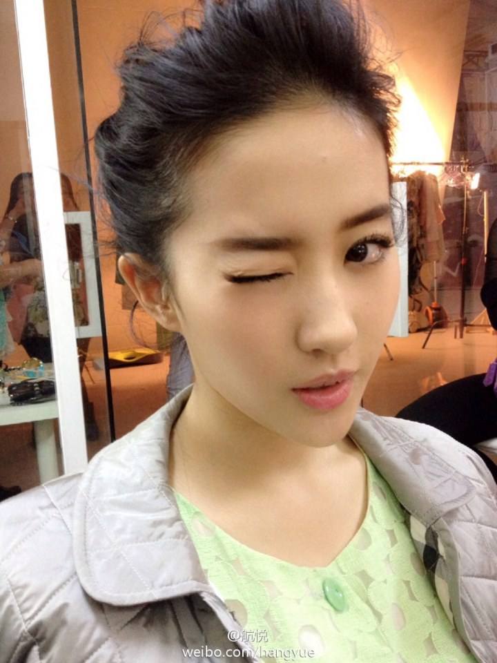 หลิวอี้เฟย น่ารักอะ อิอิ