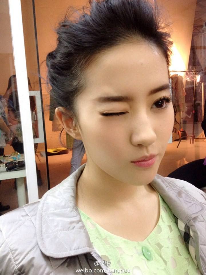 หลิวอี้เฟย น่ารักอะ อิอิ