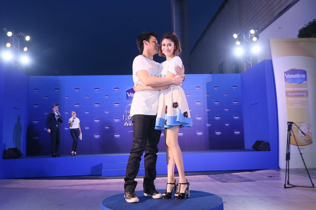 หมากร่วมงาน วาสลีน ฟื้นบำรุง 1,000,000 สัมผัสจากผิวสู่ใจ