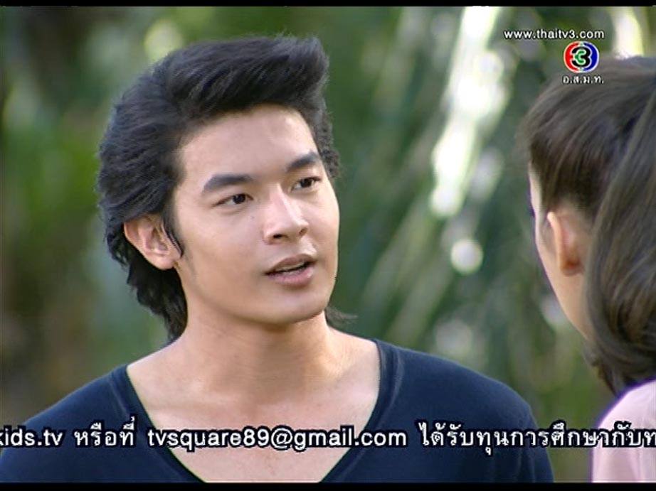 พระเอกละคร ใต้ร่มใบภักดิ์