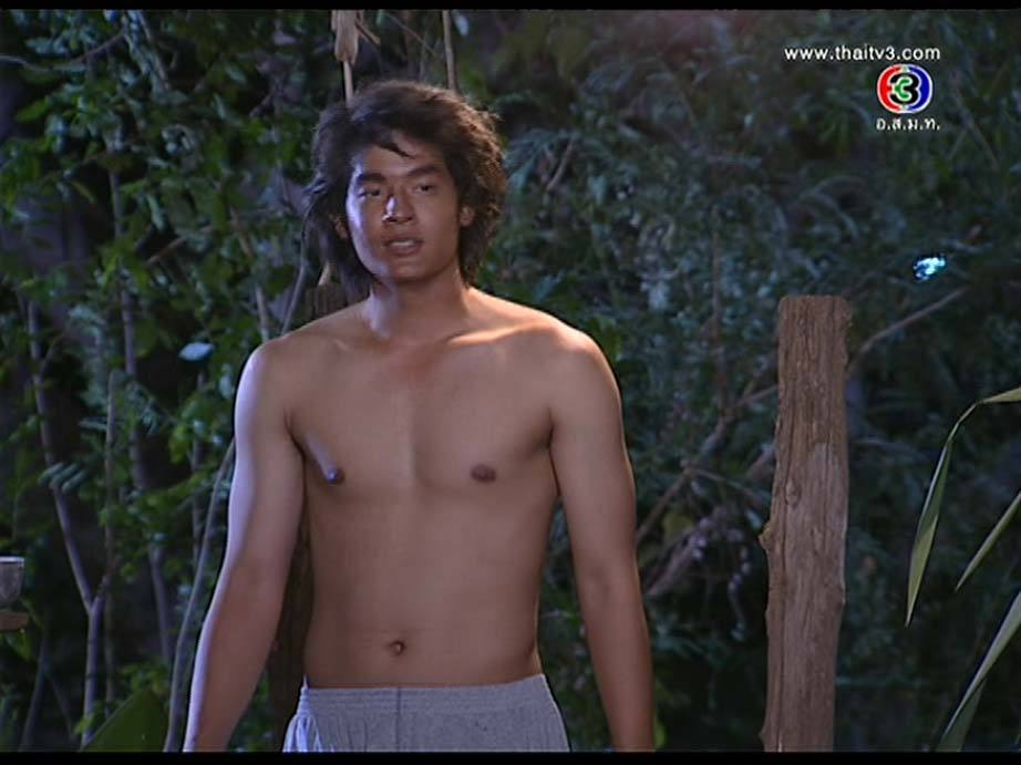 พระเอกละคร ใต้ร่มใบภักดิ์
