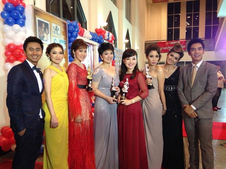 นักข่าวช่อง7สีนี่พวกเธอสุดยอดทุกคนเลยนะ