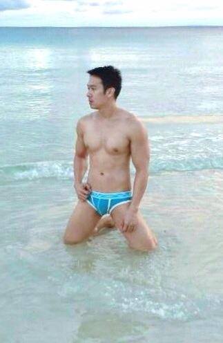 หนุ่มล่ำปินอย
