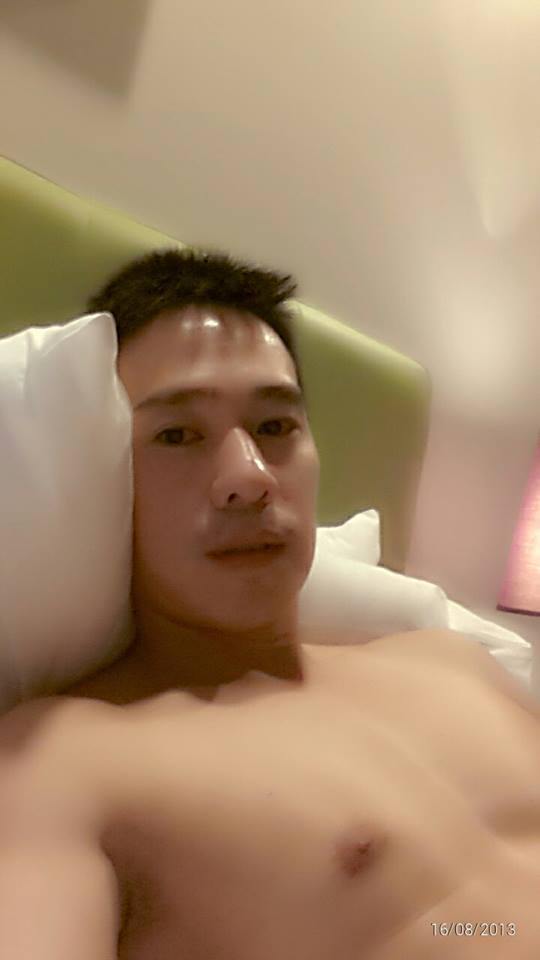 หนุ่มล่ำปินอย